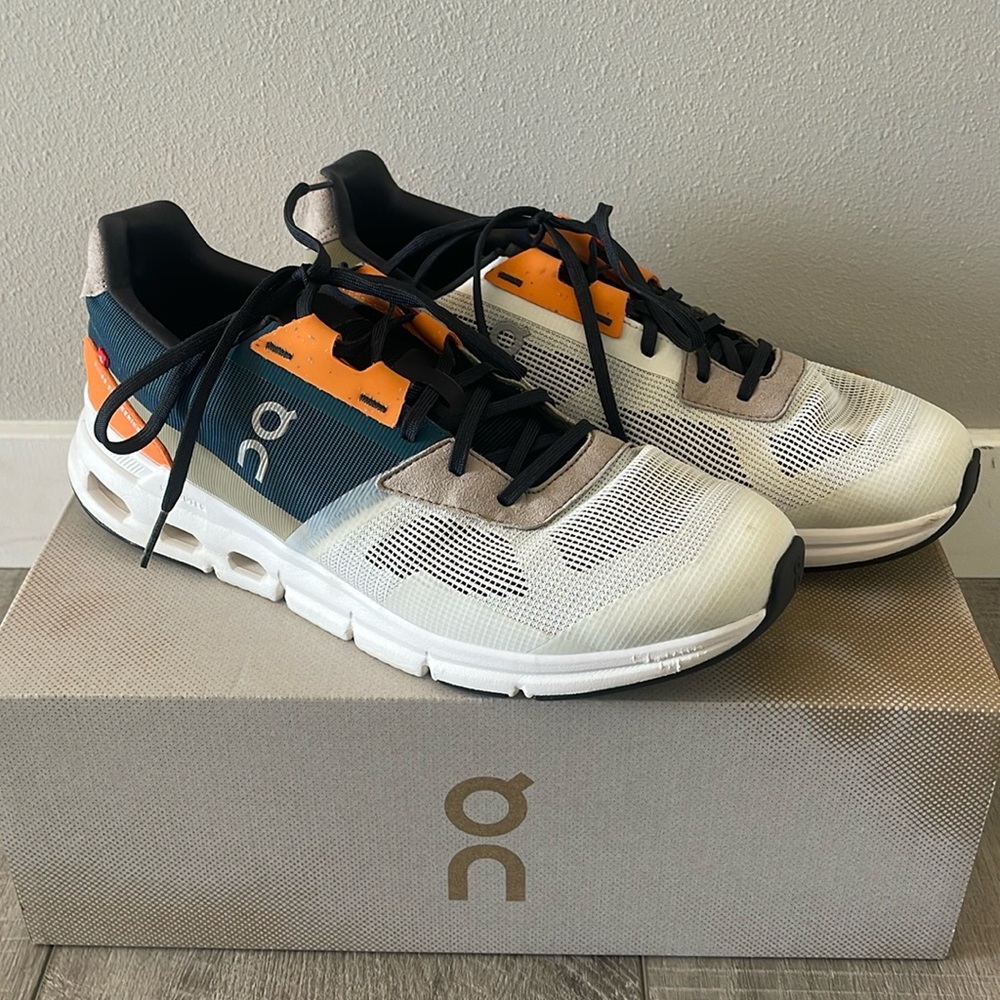 On Cloud Cloudrift shoes. Size 9.5
